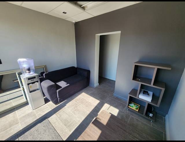 602M² WAREHOUSE FOR SALE IN MEADOWDALE